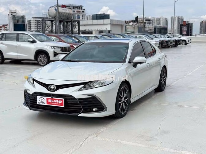 Toyota Camry 2.5Q 2022 Trắng Ghế da