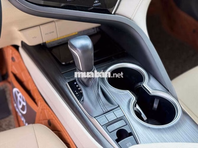 Toyota Camry 2.5Q 2022 Trắng Ghế da