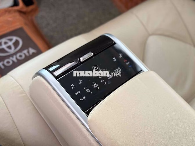 Toyota Camry 2.5Q 2022 Trắng Ghế da