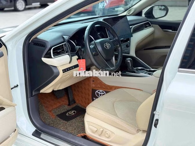 Toyota Camry 2.5Q 2022 Trắng Ghế da