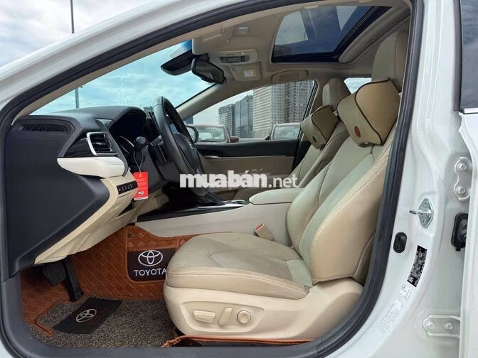 Toyota Camry 2.5Q 2022 Trắng Ghế da