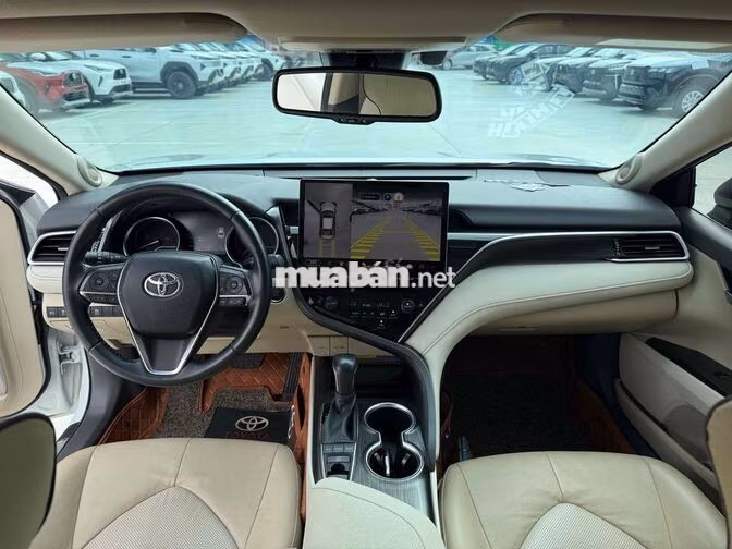 Toyota Camry 2.5Q 2022 Trắng Ghế da