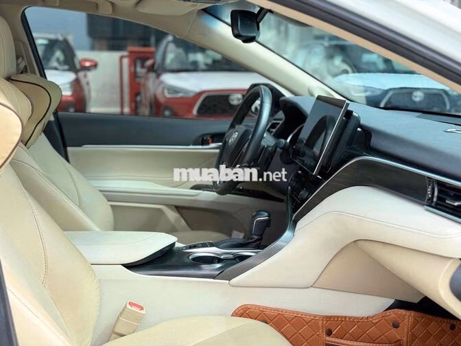 Toyota Camry 2.5Q 2022 Trắng Ghế da