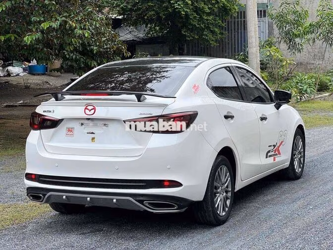 Mazda Mazda 2 Luxury 2022 Trắng 73.000 km