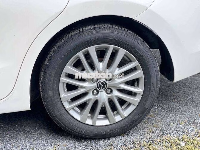 Mazda Mazda 2 Luxury 2022 Trắng 73.000 km