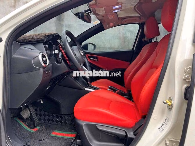 Mazda Mazda 2 Luxury 2022 Trắng 73.000 km