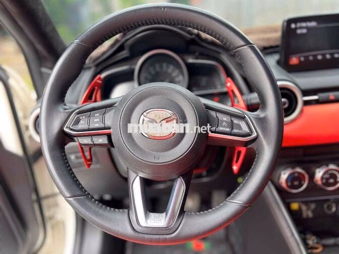 Mazda Mazda 2 Luxury 2022 Trắng 73.000 km