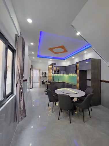 Nhà đẹp mới xây xách vali ở ngay DT 150M2,SHR,bancon chill chill