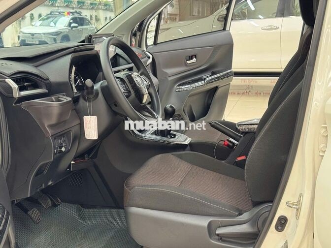 TOYOTA AVANZA 1.5 SỐ SÀN - GIÁ CÒN GIẢM