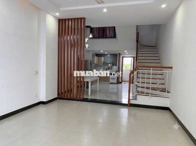 Cho thuê nhà 3 tầng MT đường KHUÊ MỸ ĐÔNG 7 - gần biển .Giá 32tr/tháng