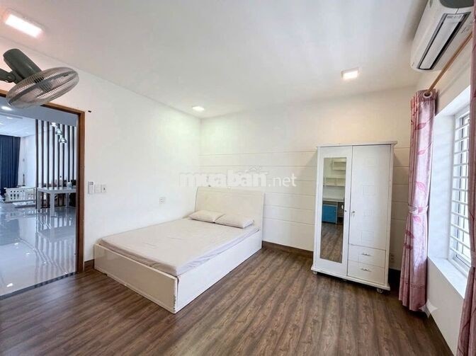 Cho thuê nhà 3 tầng MT đường KHUÊ MỸ ĐÔNG 7 - gần biển .Giá 32tr/tháng