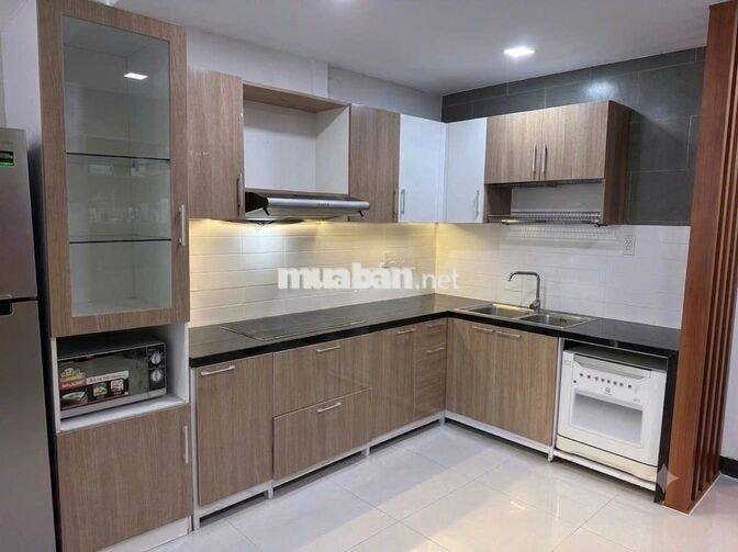 Cho thuê nhà 3 tầng MT đường KHUÊ MỸ ĐÔNG 7 - gần biển .Giá 32tr/tháng