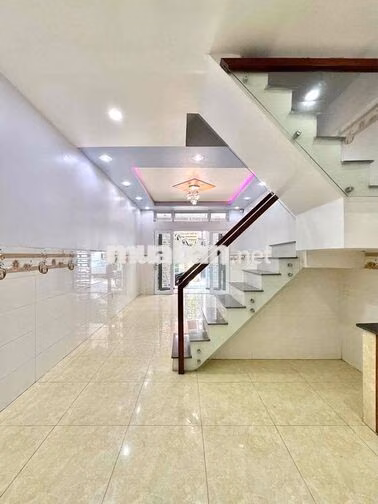 HẺM 6M KẾ TUYẾN METRO SỐ 5 TÂN BÌNH NGAY CHỢ PHẠM VĂN HAI NHÀ XÂY CỰC