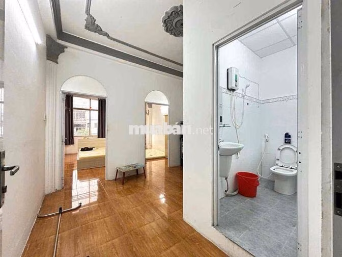 30/9 TRỐNG LẠI 2PN FULL NỘI THẤT NGAY GẦN VÒNG XOAY LÊ ĐẠI HÀNH