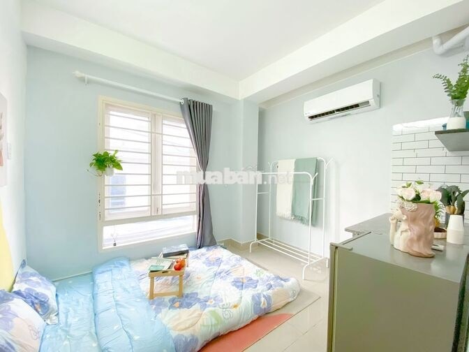 PHÒNG FULL NỘI THẤT CỬA SỔ TRỜI NGAY ĐẠI HỌC VĂN LANG 