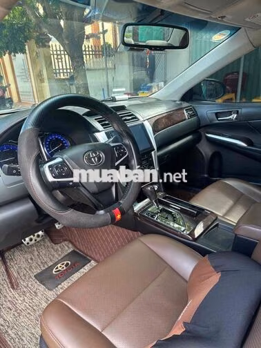 Toyota Camry 2.5Q Đen 5 chỗ Xăng