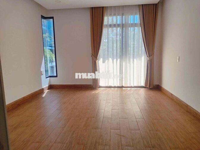 CHO THUÊ NHÀ MẶT TIỀN LÝ THÁI TỔ TRUNG TÂM THÀNH PHỐ MỚI