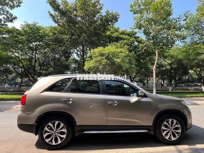 Kia Sorento 2018 2.2 Dath Vàng ghi Dầu