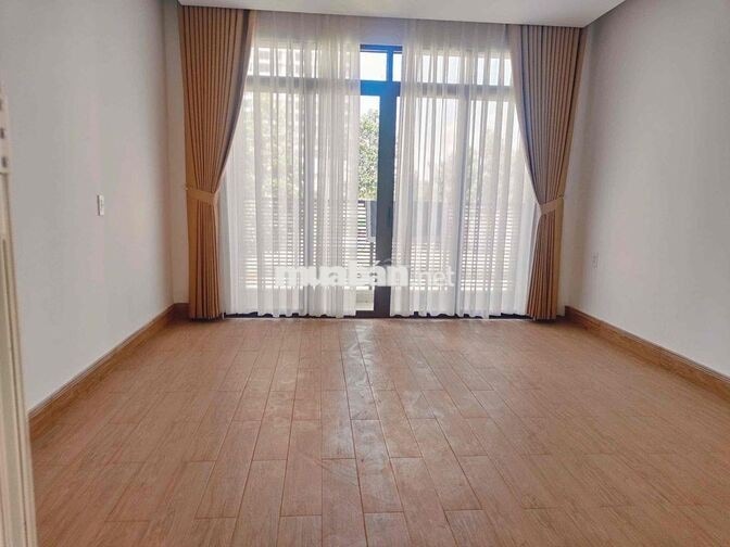 CHO THUÊ NHÀ MẶT TIỀN LÝ THÁI TỔ TRUNG TÂM THÀNH PHỐ MỚI