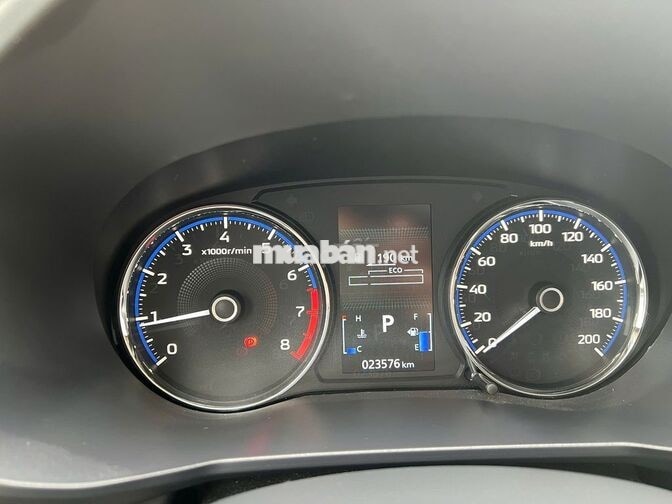 Mitsubishi Xpander Premium 2025 Trắng 23.000 km