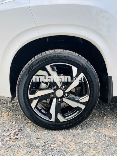Mitsubishi Xpander Premium 2025 Trắng 23.000 km