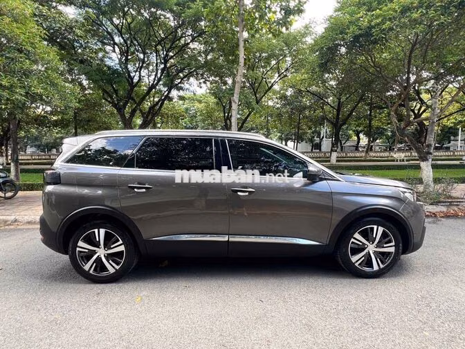 Peugeot 5008 2021 Xám