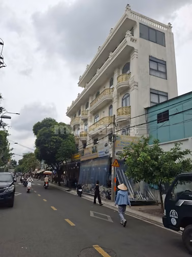 Cho thuê văn phòng 100m2 Nguyễn Hậu, giá 12tr