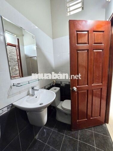 Nhà 2 lầu 3PN Có Nội Thất KDC 91B chỉ 12 triệu