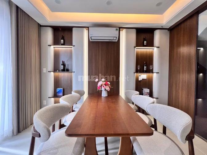 Nhà siêu đẹp nội thất cao cấp SHR. Chính chủ