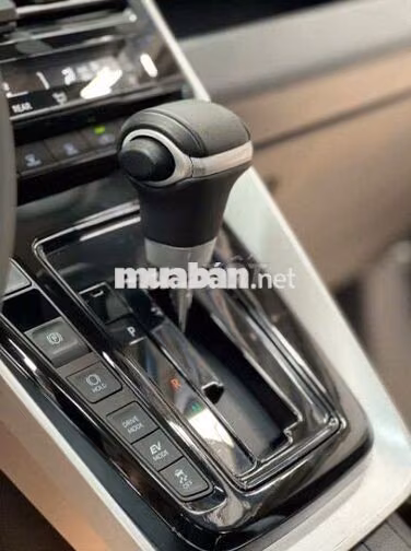 Toyota Innova Hybrid HEV 2024 Bạc 55.000km