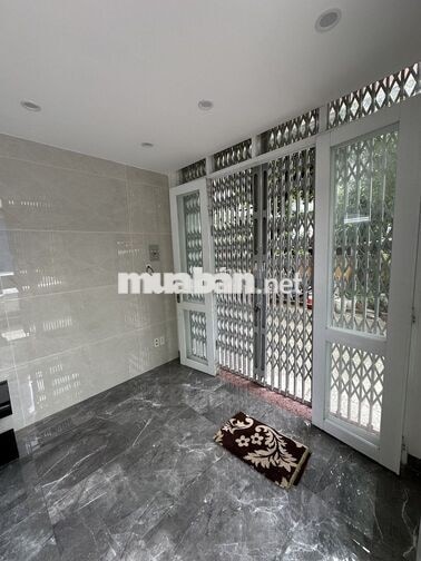 Cho thuê chung cư 52 Phạm Hùng, F.5, Q8 - TẦNG TRỆT - CĂN GÓC 130m2