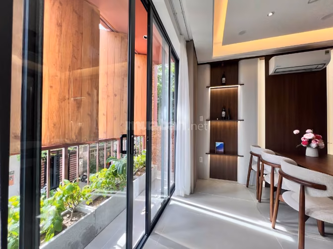 Nhà siêu đẹp nội thất cao cấp SHR. Chính chủ