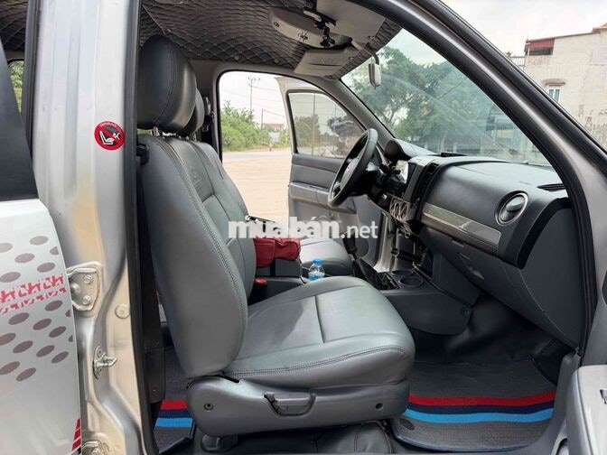 Ford Everest 2013 Số sàn Bạc