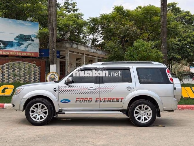 Ford Everest 2013 Số sàn Bạc