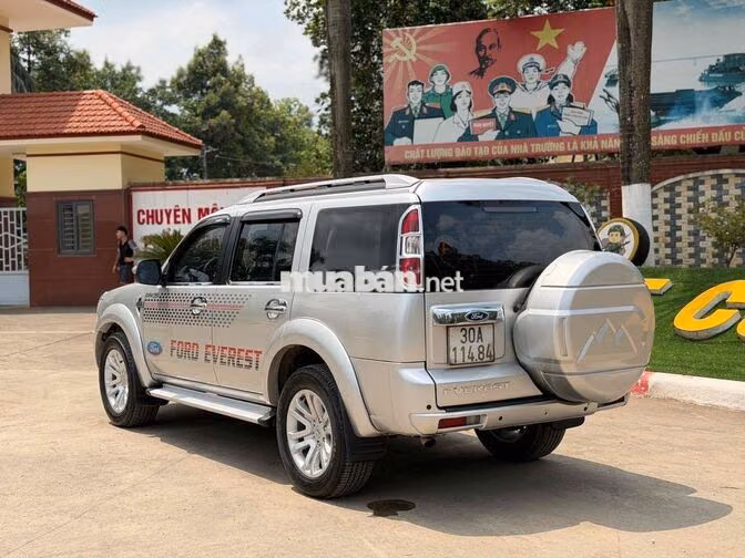 Ford Everest 2013 Số sàn Bạc