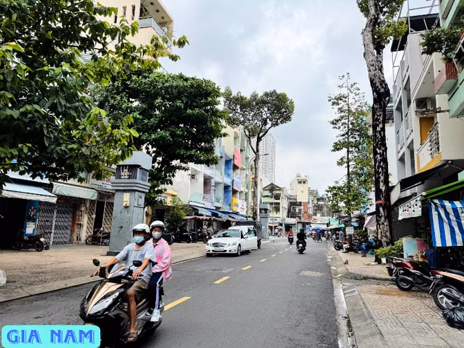 BÁN NHÀ MẶT TIỀN KINH DOANH : 56 PHẠM VĂN CHÍ - P. 1 - Q. 6 - TPHCM