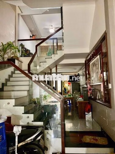 sử lý công việc cần chuyển nhương gấp
