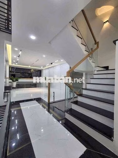 nhà mặt tiền khu Tên Lửa tiện ở và kinh doanh