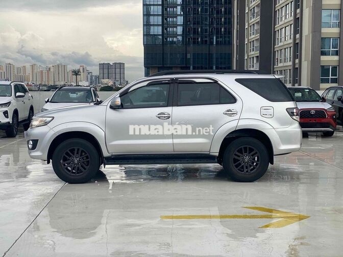 Toyota Fortuner 2.7AT 2016 Bạc Tự động