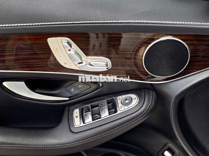 Mercedes GLC200 2019 zin mới cực đẹp