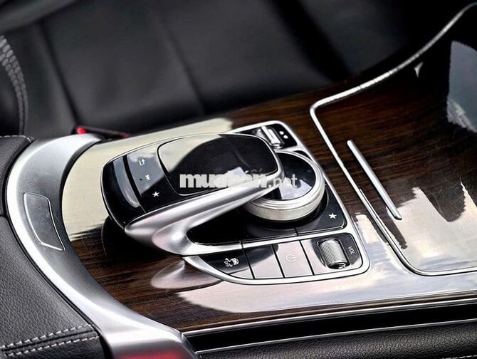 Mercedes GLC200 2019 zin mới cực đẹp