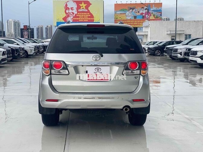 Toyota Fortuner 2.7AT 2016 Bạc Tự động