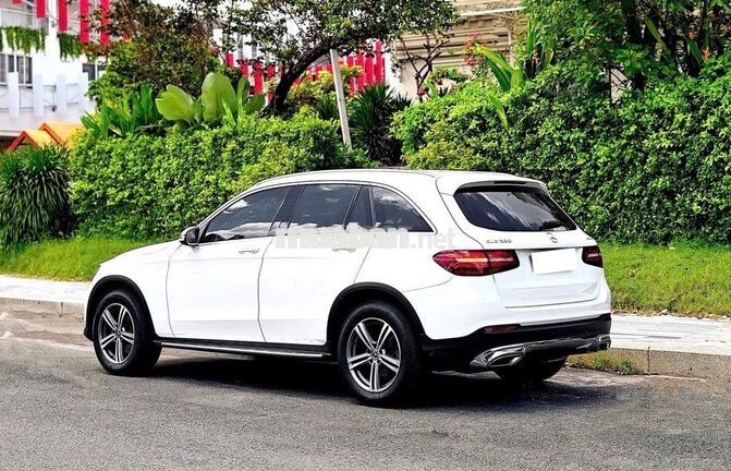 Mercedes GLC200 2019 zin mới cực đẹp