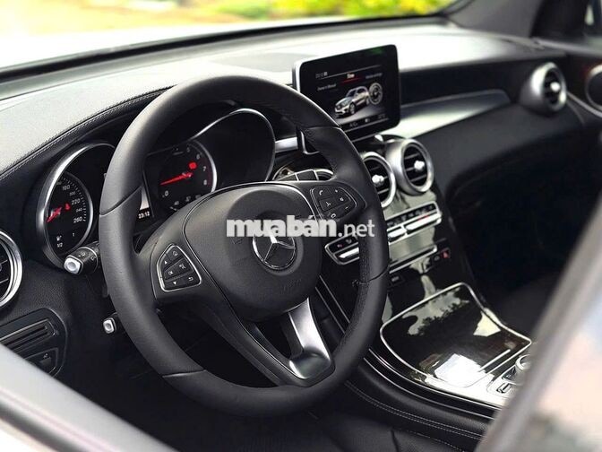 Mercedes GLC200 2019 zin mới cực đẹp
