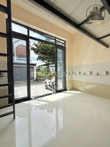Cho thuê minihouse 24m2 . Mặt tiền kinh doanh , vĩa hè 5m, đường 9m 