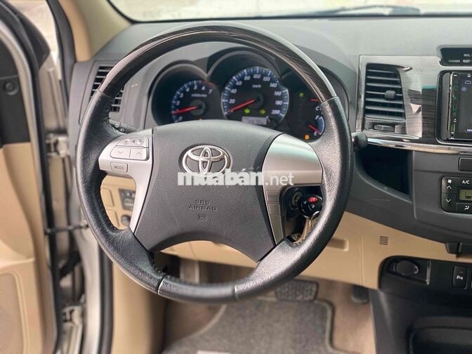 Toyota Fortuner 2.7AT 2016 Bạc Tự động