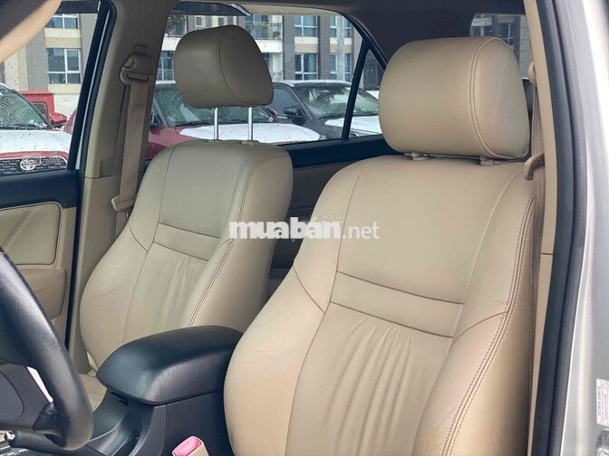 Toyota Fortuner 2.7AT 2016 Bạc Tự động