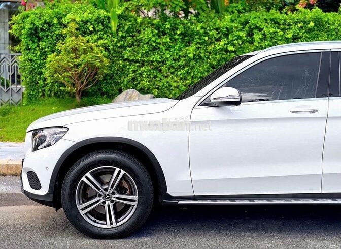 Mercedes GLC200 2019 zin mới cực đẹp
