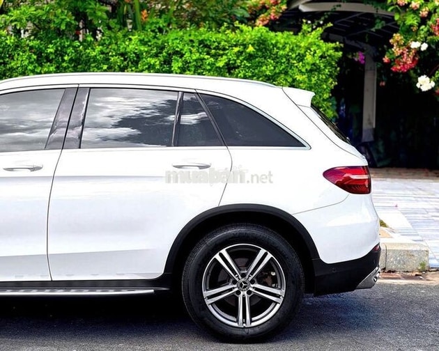 Mercedes GLC200 2019 zin mới cực đẹp
