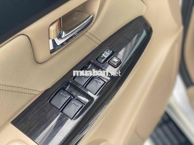 Toyota Fortuner 2.7AT 2016 Bạc Tự động